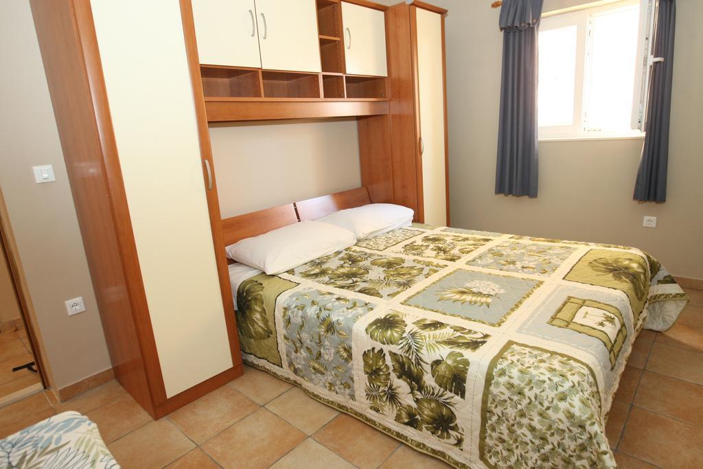 Sea View Apartments Nina Vrsi Habitación foto